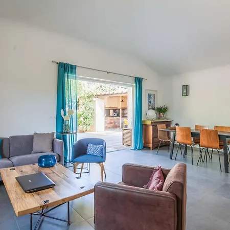 Luxurioese Schaeferei 2km Vom Von Santa Giulia Entfernt By Interhome Feriehus