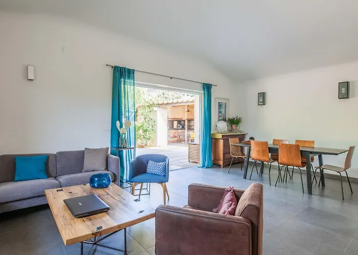 Luxurioese Schaeferei 2km Vom Von Santa Giulia Entfernt By Interhome בית נופש