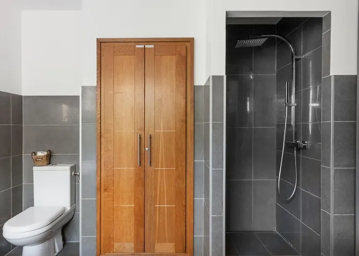 Luxurioese Schaeferei 2km Vom Von Santa Giulia Entfernt By Interhome