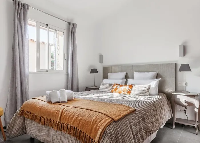 Holiday home Luxurioese Schaeferei 2km Vom Von Santa Giulia Entfernt By Interhome