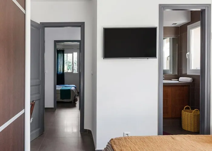 Luxurioese Schaeferei 2km Vom Von Santa Giulia Entfernt By Interhome Holiday home *