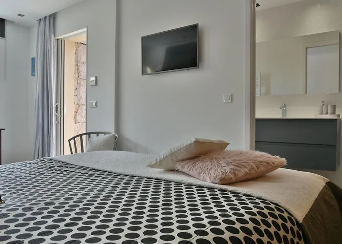 Luxurioese Schaeferei 2km Vom Von Santa Giulia Entfernt By Interhome Holiday home